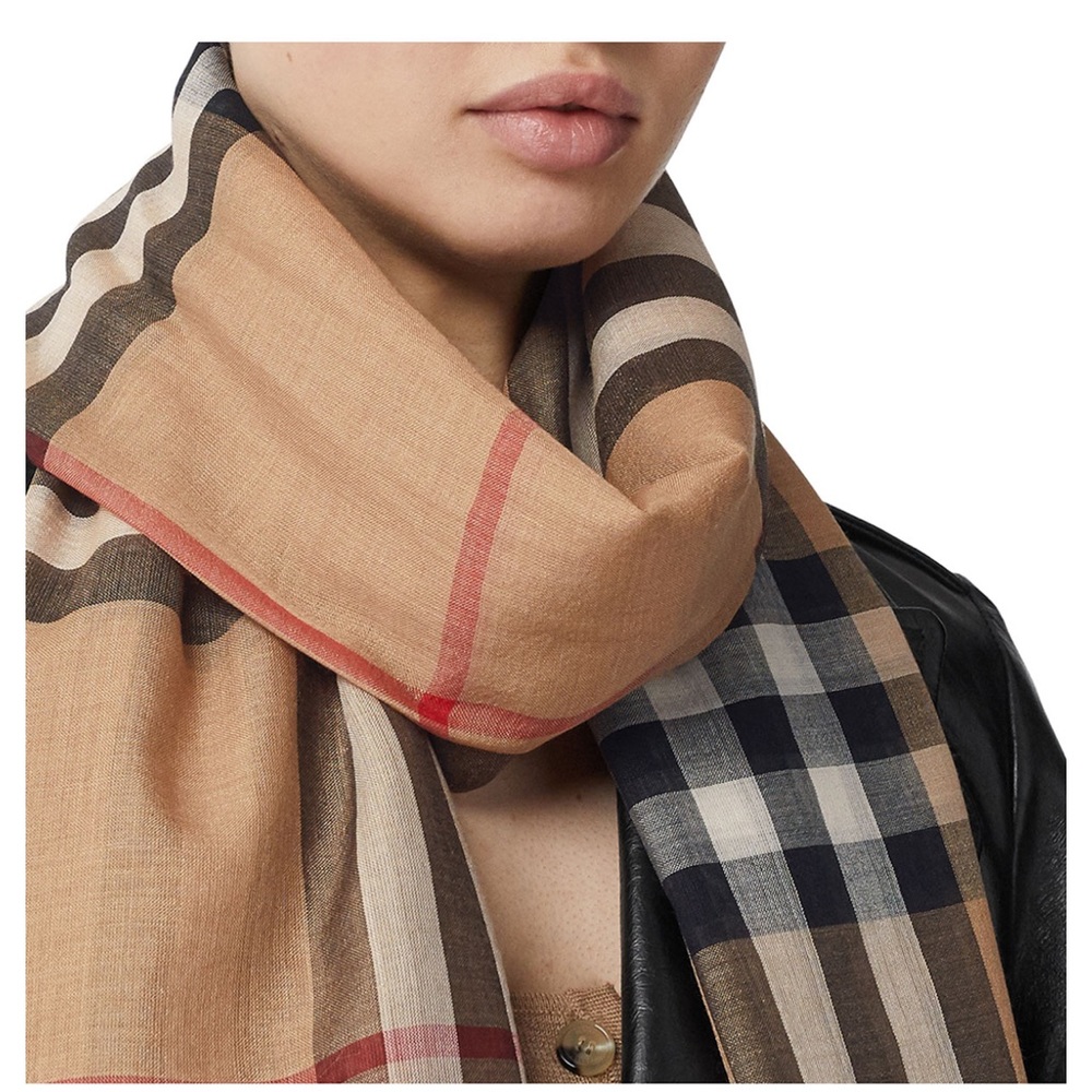 Burberry
Giant Check Gauze Scarf